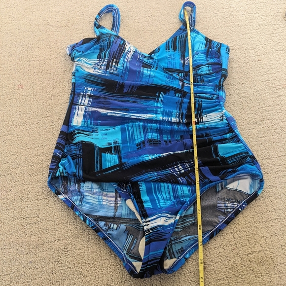 Miraclesuit One Piece Swimsuit Women 16 Ruching Slimming Padded Beach Summer - Picture 6 of 6